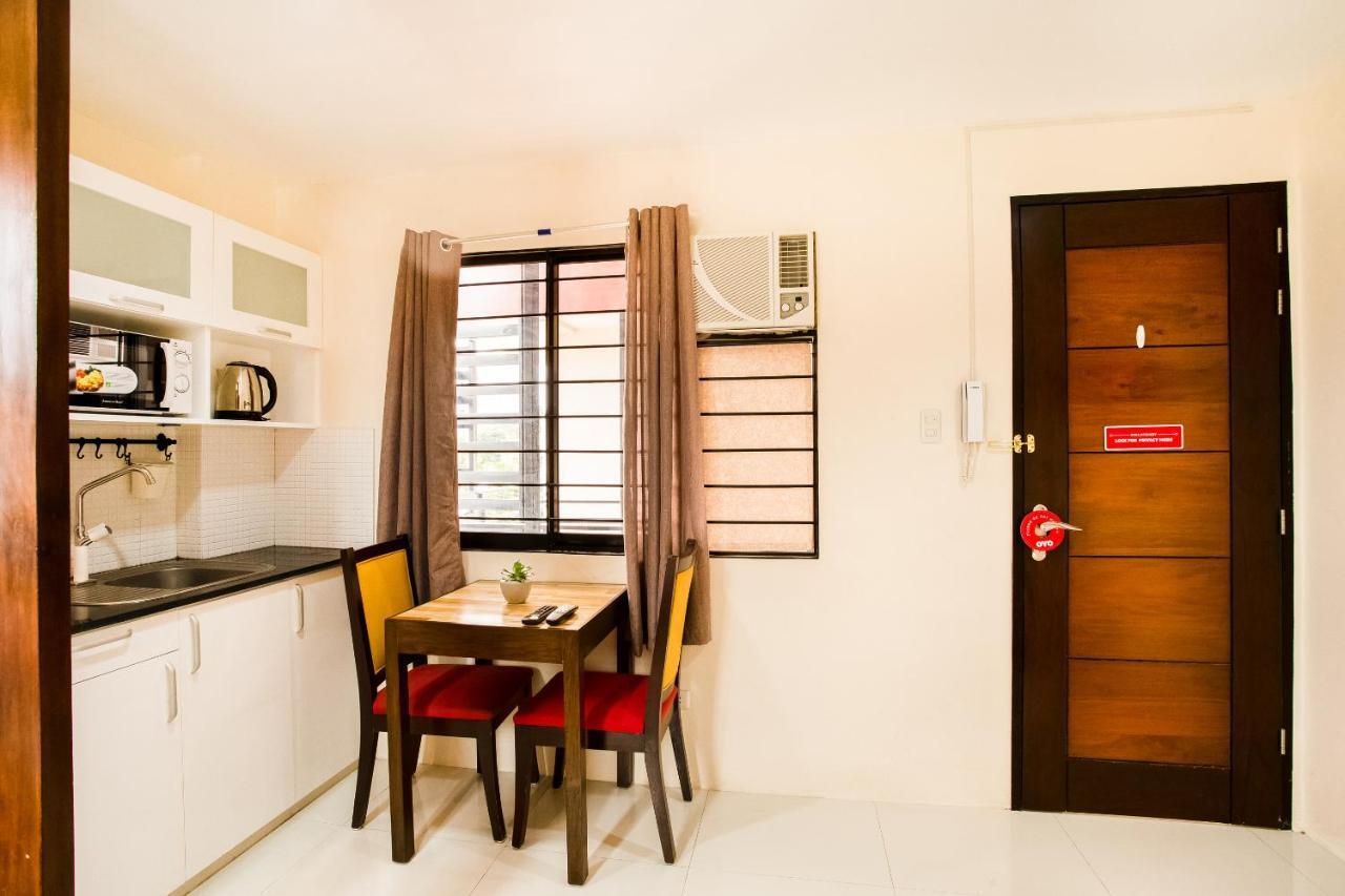 Oyo 199 Solange Apartelle Davao City Exteriör bild